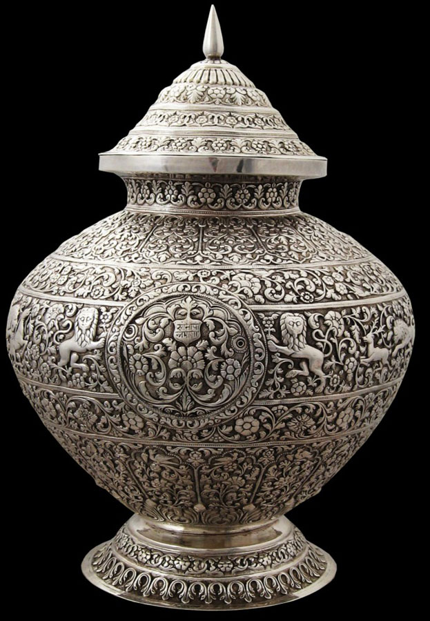 Exceptional Repoussed Covered Vase, Jaipur, India, circa 1840