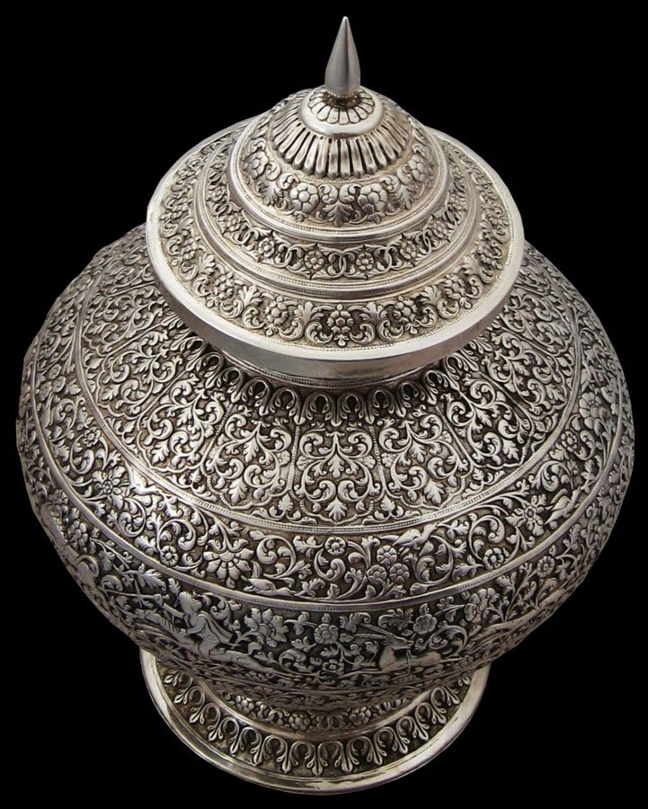 Exceptional Repoussed Covered Vase, Jaipur, India, circa 1840