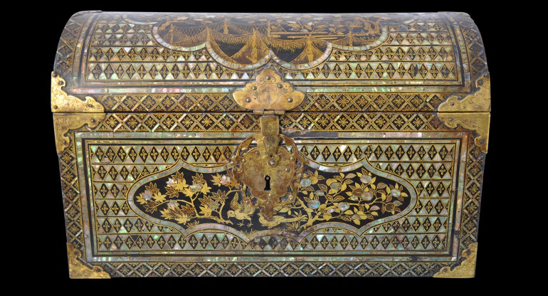 Indo-Portuguese Namban Mother-of-Pearl Inlaid Lacquer Coffer, Japan