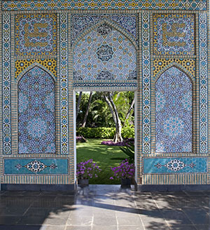 Mosaic tile panel in the form of a gateway