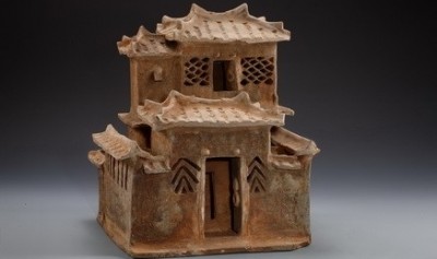 Pottery house with hip roof