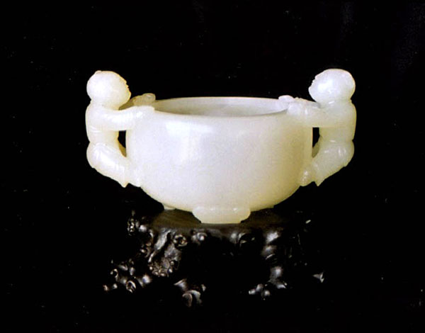 FINE WHITE JADE BOWL WITH TWO FIGURES
