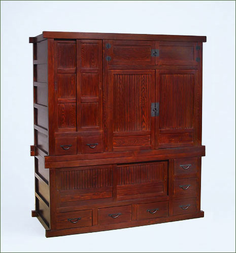 TV Mizuya in Gingko with Fruitwood stain and Iron Hirute hardware.