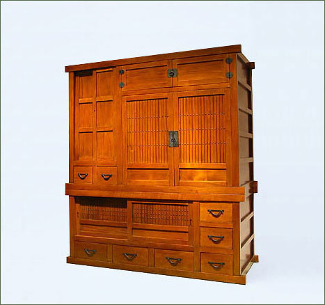 TV Mizuya in Gingko with Fruitwood stain and Iron Hirute hardware.