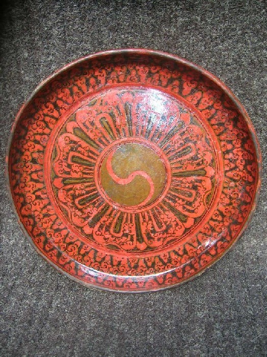A leather painted plate