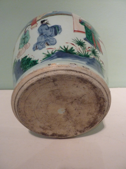 Chinese Transitional wucai jar and cover