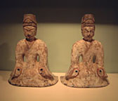Pair Han kneeling figures