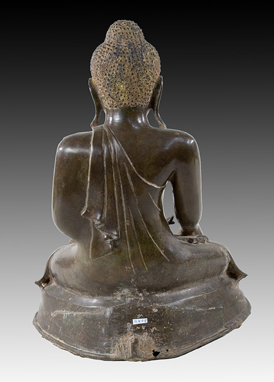 Shakyamuni Buddha with Inlaid Eyes