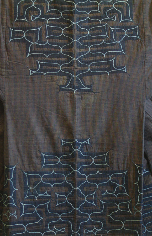 Ainu robe (<i>ci-karkar-pe</i>)