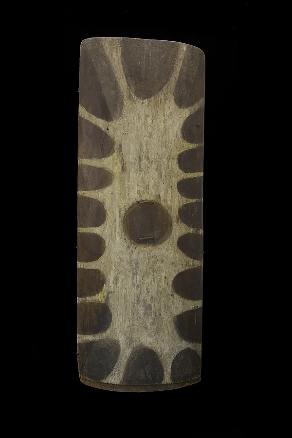 Papua New Guinea fighting shield
