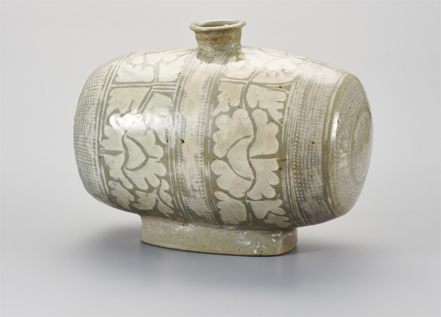 Barrel-Shaped Bottle with Peony Motif