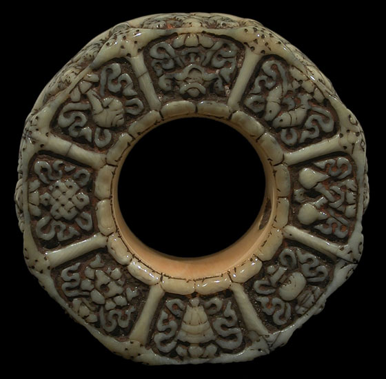 Rare, very finely carved ivory Ritual Ring