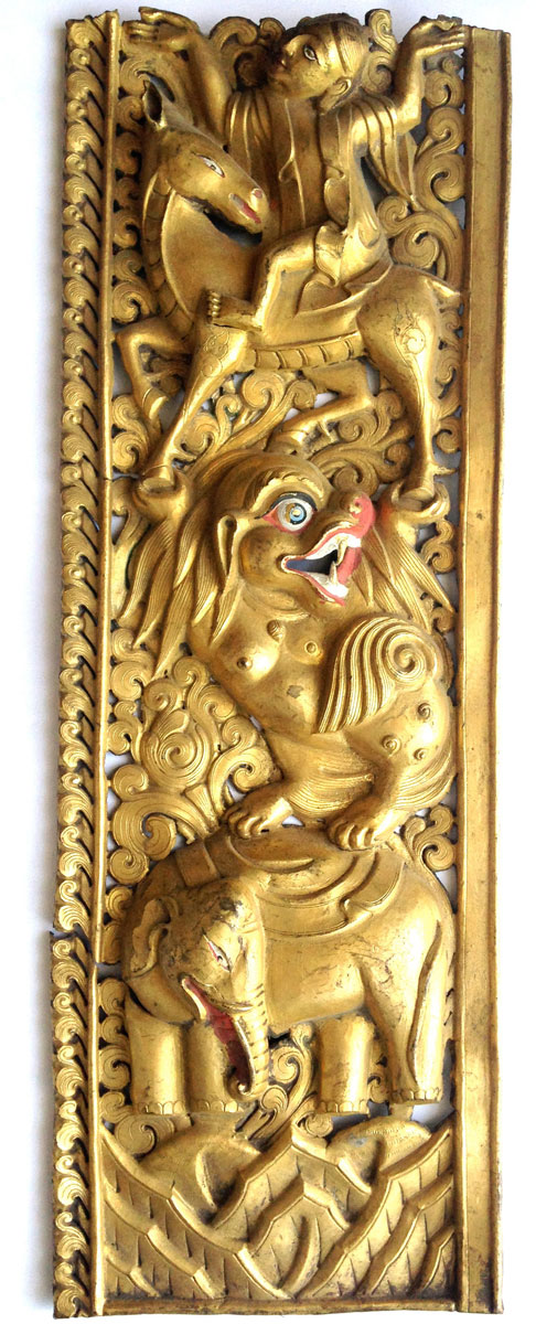 A firegilt repousse Mandorla panel