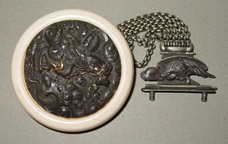 Kagamibuta netsuke